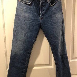 Citizens- Mackenzie Jeans, 27, Gazing